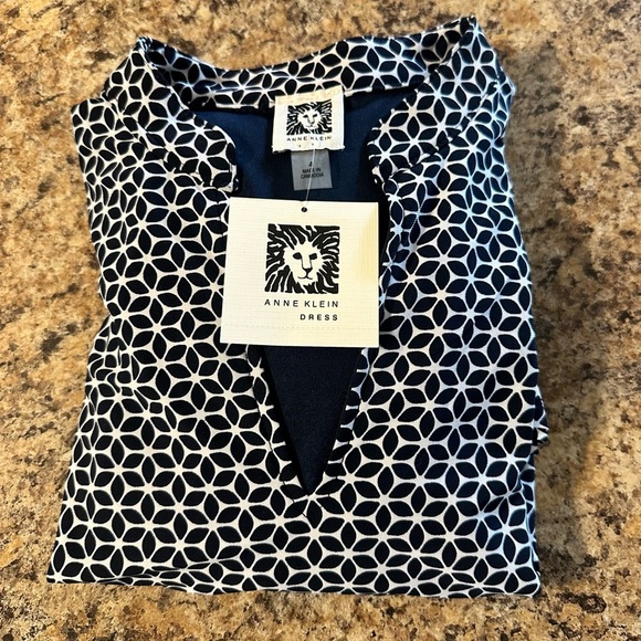 NWT Anne Klein Stretch V-Neck Navy & White Knee Length Dress Elastic Waist Sz 4 - Picture 13 of 16